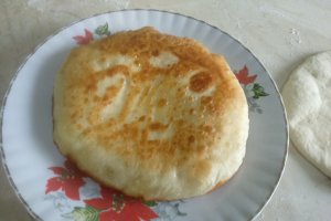 Plăcinte ardelenești cu cartofi și brânză de burduf, grozav de gustoase