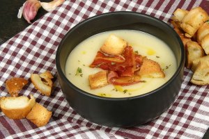 Supă cremă de usturoi - Deliciu fin și aromat
