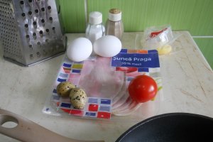 Omletă haioasă cu ochișori – Rețetă rapidă pe placul copiilor