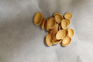 Coji de nuci dulci, perfecte pentru fursecuri umplute