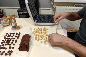 Coji de nuci dulci, perfecte pentru fursecuri umplute