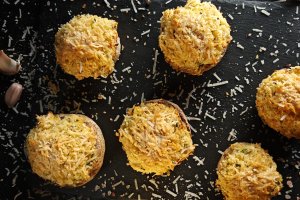 Ciuperci umplute cu cremă de brânză și legume – Aperitiv delicios și ușor de preparat