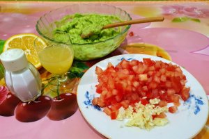 Guacamole - Pate de avocado, delicios si foarte racoritor