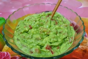 Guacamole - Pate de avocado, delicios si foarte racoritor