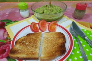 Guacamole - Pate de avocado, delicios si foarte racoritor