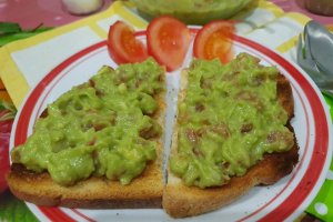 Guacamole - Pate de avocado, delicios si foarte racoritor