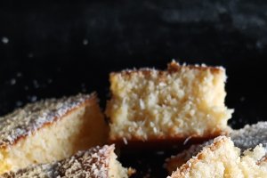 Prăjitură Raffaello - Desert însiropat și delicios