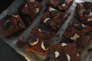 Brownie cu oreo - Desertul decadent care te cucerește