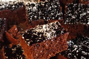 Negresă de post pufoasă și aromată – Rețeta savuroasă de casă