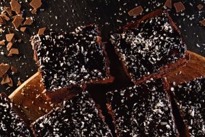 Negresă de post pufoasă și aromată – Rețeta savuroasă de casă