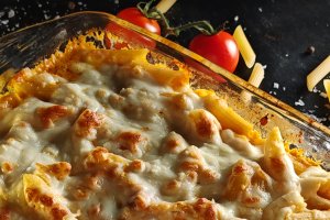 Paste cremoase cu feta și roșii cherry – Rețeta care te va cuceri
