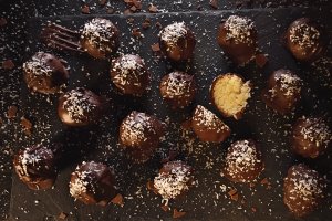 Bomboane Bounty - Deliciu rapid din 3 ingrediente