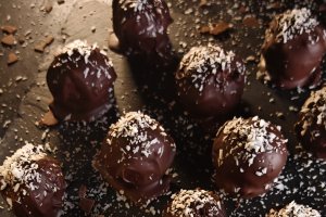 Bomboane Bounty - Deliciu rapid din 3 ingrediente