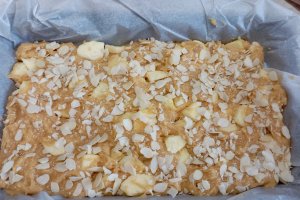Prajitura cu mere, dovleac si migdale - Reteta gustoasa si aromata