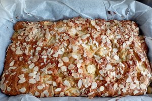 Prajitura cu mere, dovleac si migdale - Reteta gustoasa si aromata