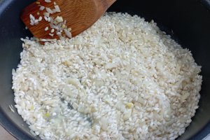 Somon cu orez cremos, cu parmezan - Reteta usoara si gustoasa