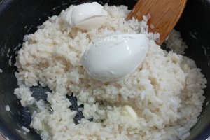 Somon cu orez cremos, cu parmezan - Reteta usoara si gustoasa