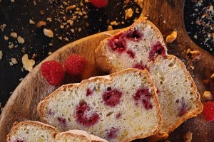 Chec din albușuri cu zmeură și lămâie - Deliciu aromat și pufos