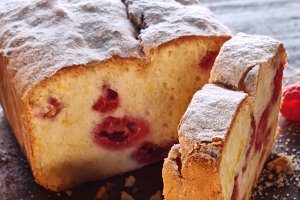 Chec din albușuri cu zmeură și lămâie - Deliciu aromat și pufos