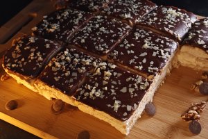 Prăjitura cu biscuiți și cremă de vanilie - Deliciu fin și cremos