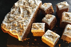 Prăjitură cu morcovi și nuci - Deliciu aromat și pufos