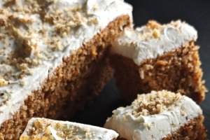 Prăjitură cu morcovi și nuci - Deliciu aromat și pufos