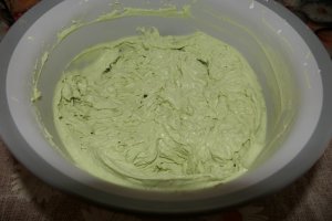 Tort cu crema de fistic - Deliciu fin si aromat