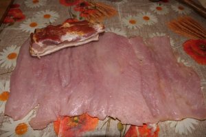 Rulada din muschi de porc cu legume si costita - Reteta savuroasa de casa