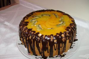 Tort cu iaurt si fructe