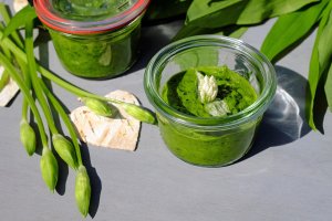 Pesto cu leurda - Reteta simpla de primavara