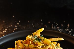 Păstăi cu usturoi și mărar - Rețeta simplă și gustoasă