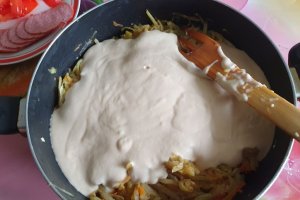 Pizza altfel, pe blat de cartofi - Reteta simpla si satioasa