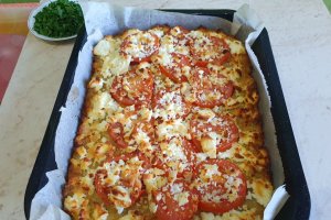 Pizza altfel, pe blat de cartofi - Reteta simpla si satioasa