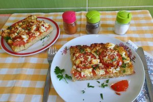 Pizza altfel, pe blat de cartofi - Reteta simpla si satioasa