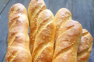 Mini baghete pufoase - Reteta simpla din 3 ingrediente