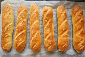 Mini baghete pufoase - Reteta simpla din 3 ingrediente