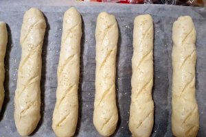 Mini baghete pufoase - Reteta simpla din 3 ingrediente