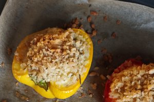 Ardei umpluți cu brânză, la cuptor - Rețeta simplă, rapidă și gustoasă