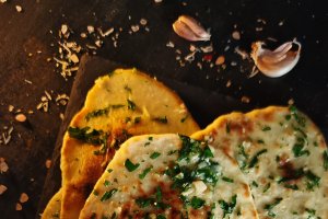 Pâinici Naan - Rețeta simplă și gustoasă care te va cuceri