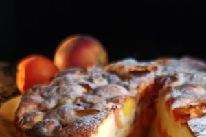 Prăjitură pufoasă cu iaurt și fructe - Rețeta simplă și delicioasă