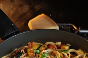 Spaghete cu roșii și zucchini - Savuroase și rapide