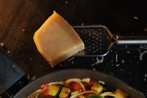 Spaghete cu roșii și zucchini - Savuroase și rapide