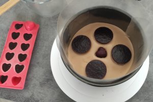 Tort cu lichior, cafea si jeleu de afine - Reteta delicioasa