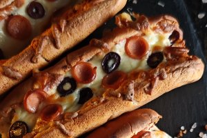 Hotdog pizza - Cea mai savuroasă combinație de fast food la tine acasă