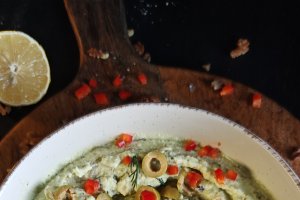 Salată cu avocado - Rețeta savuroasă și ușoară