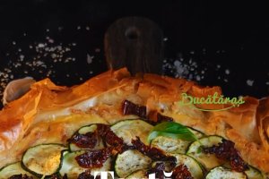 Tartă cu cașcaval afumat și dovlecei - Aperitiv rapid și gustos