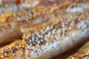 Aperitiv italienesc cu salam și cașcaval la cuptor - Crocant și delicios