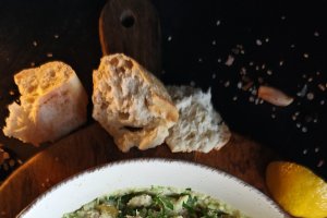 Salată cu ton și avocado - Rețeta rapidă și delicioasă