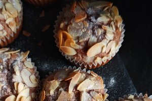 Brioșe cu căpșuni și ciocolată albă - Delicioase și ușor de făcut