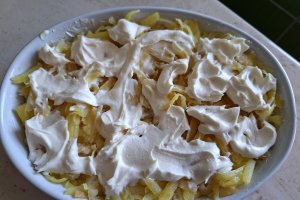 Cartofi cu brânză și ouă - Rețeta gustoasă la cuptor